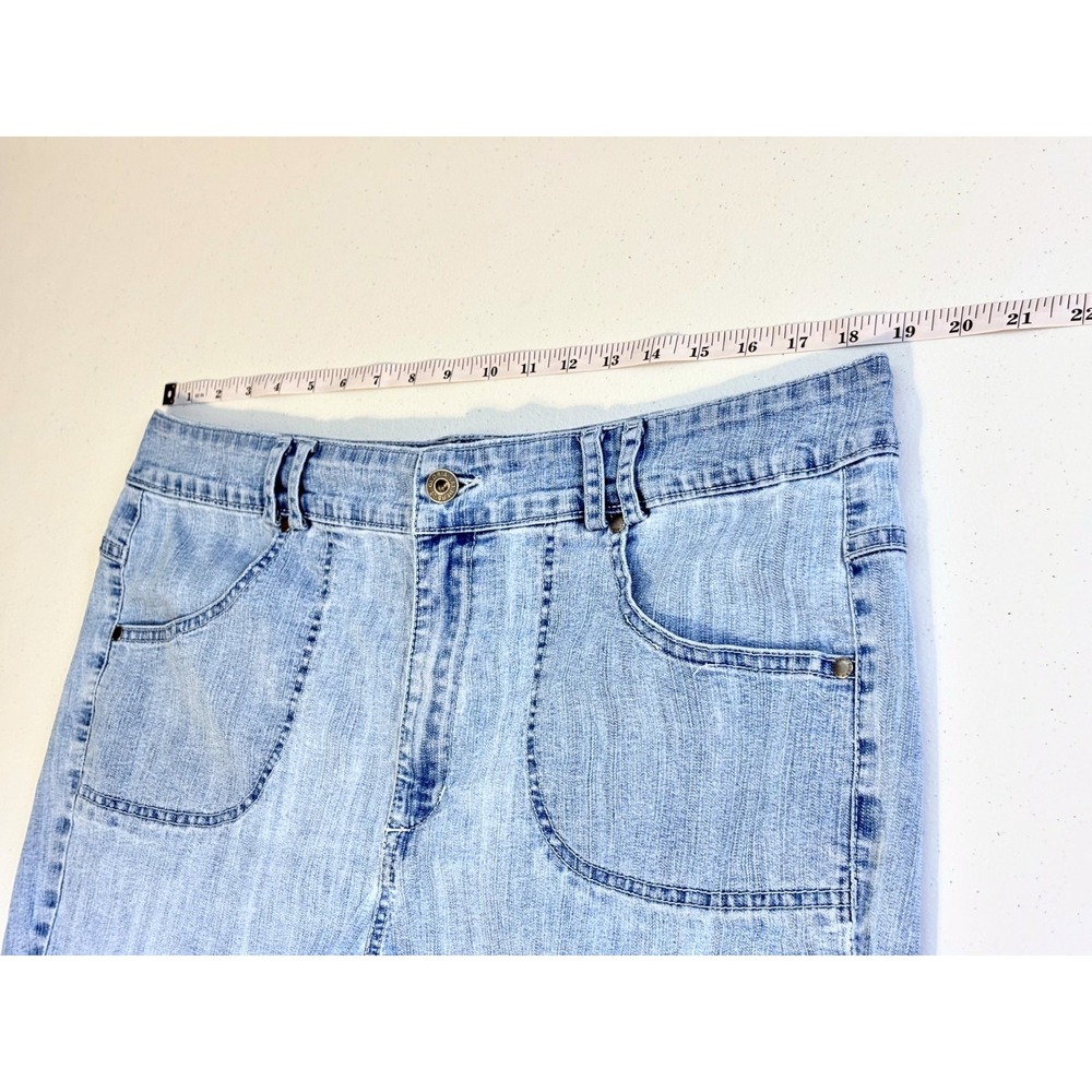 Cropped Denim Capris Embroidered Floral Hem Womens Plus Sz 18W Gloria Vanderbilt - Picture 7 of 13